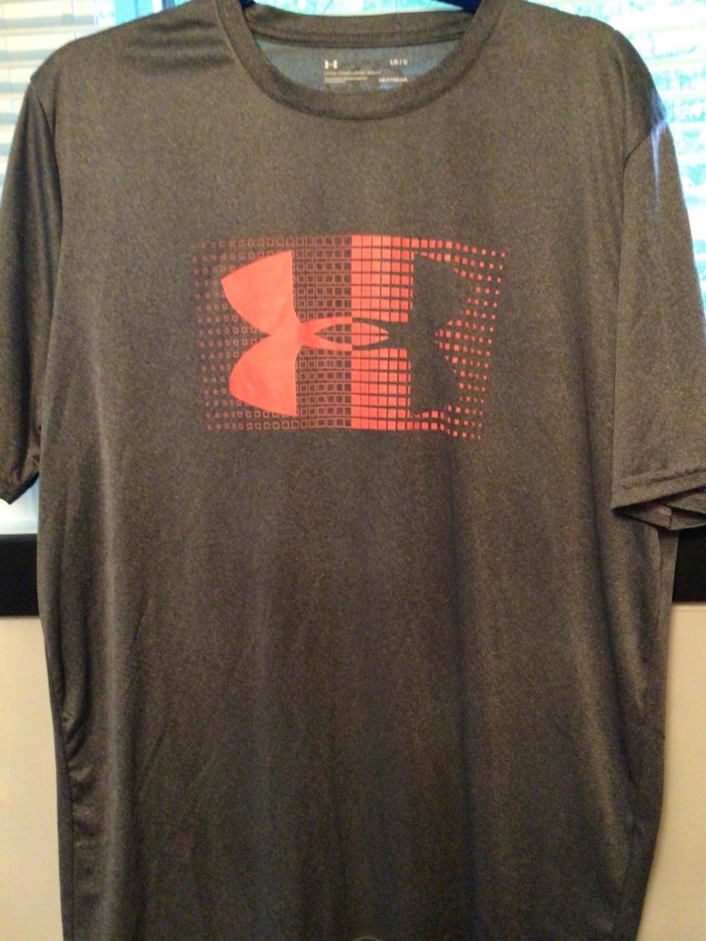 Men’s size large grey/orange heat gear short sleeve athletic light Weight top